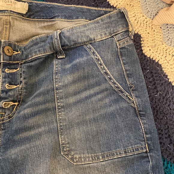 Torrid flare medium wash jeans 16T - Picture 4 of 12